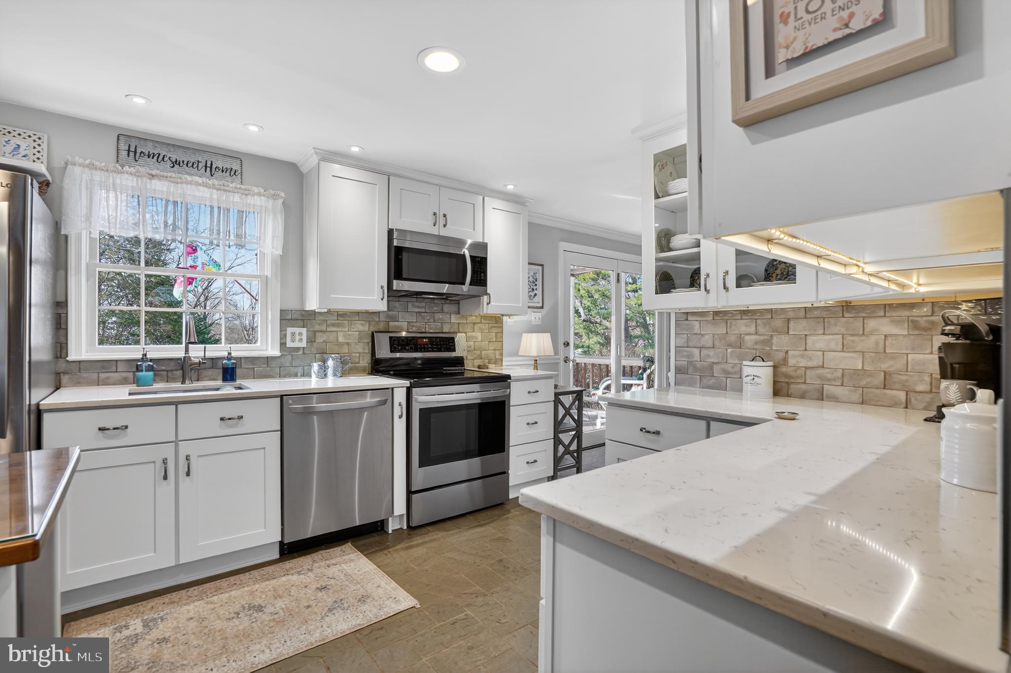 FOX MILL ESTATES - Residential