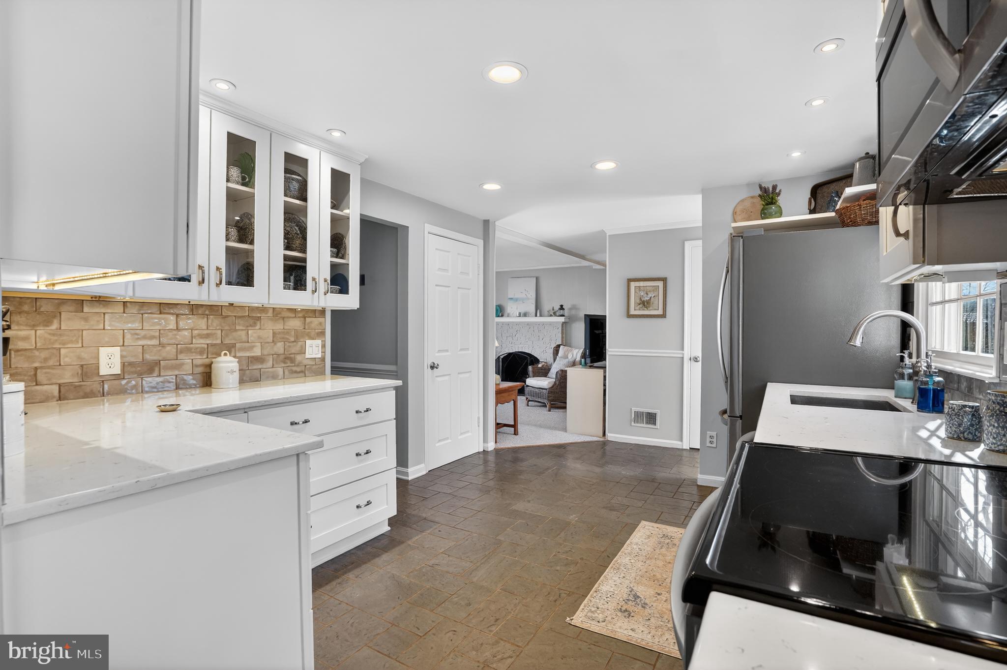 FOX MILL ESTATES - Residential