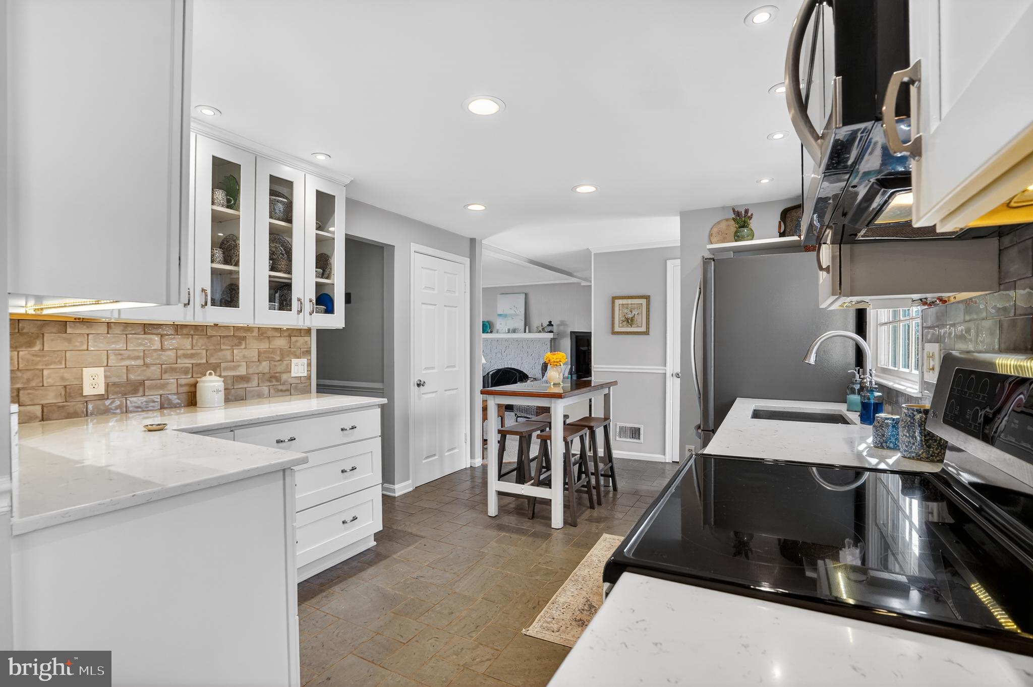 FOX MILL ESTATES - Residential