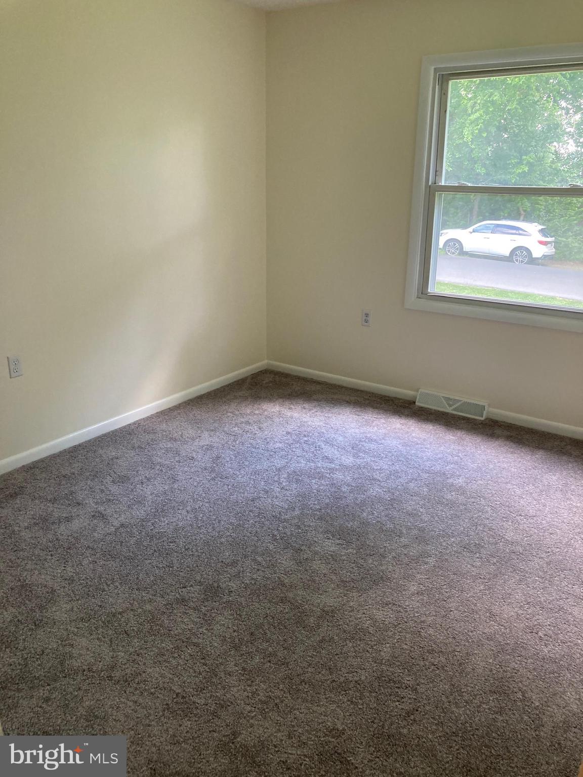 POINT OF ROCKS ESTATES - Residential Lease