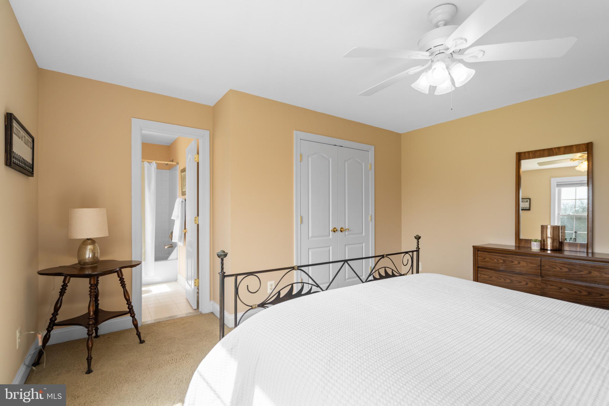 FARMINGTON ON THE GREEN - Residential