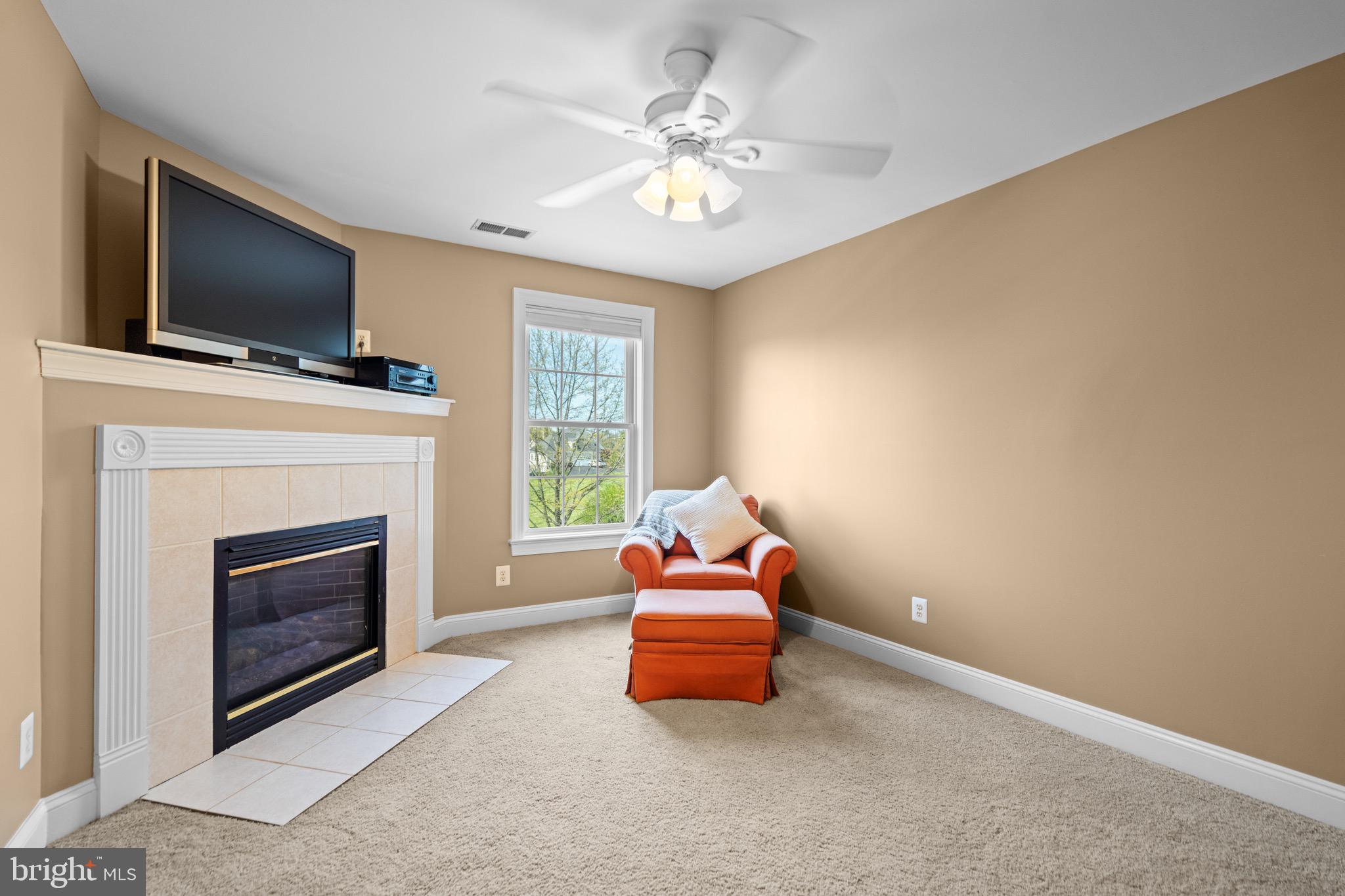 FARMINGTON ON THE GREEN - Residential