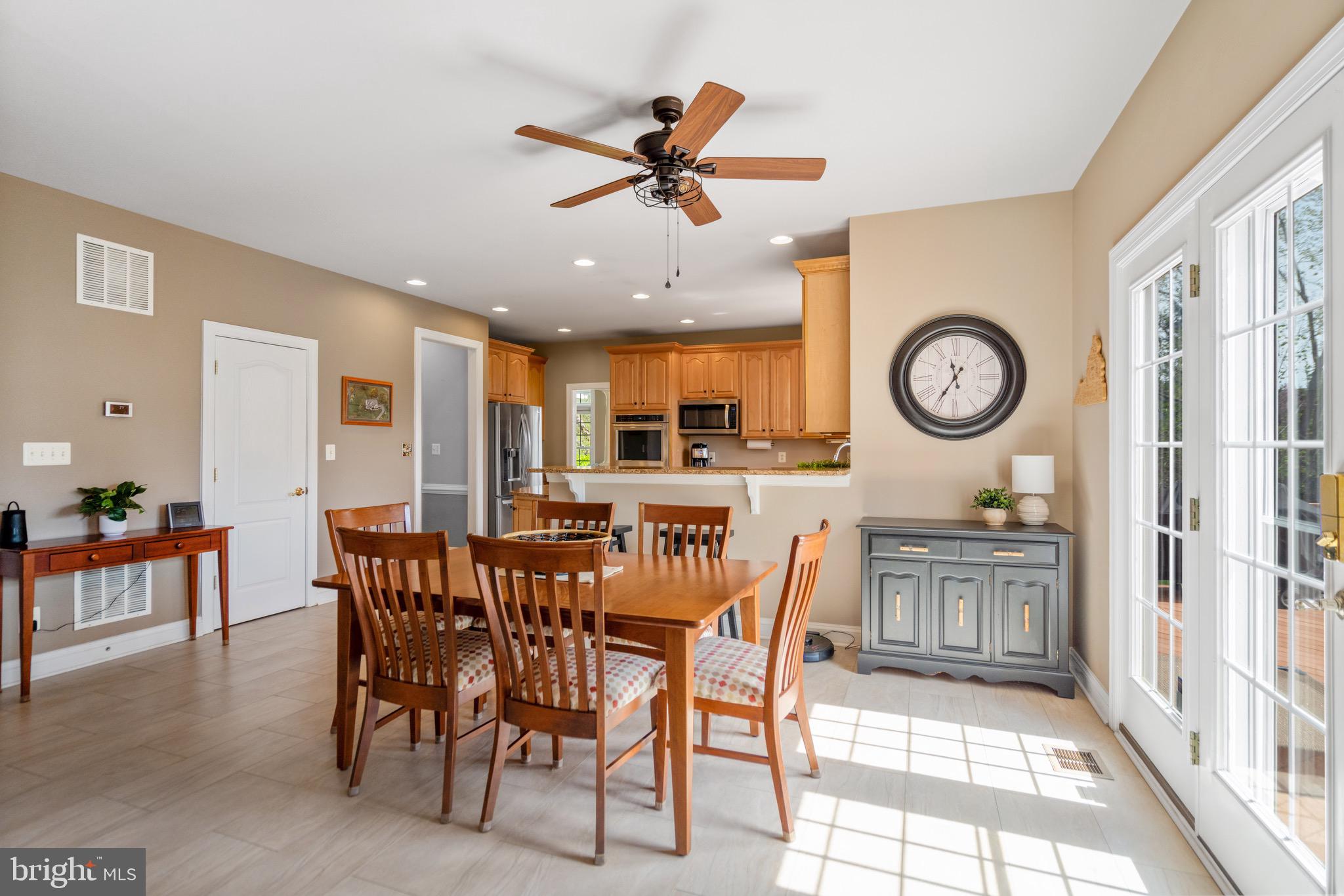 FARMINGTON ON THE GREEN - Residential