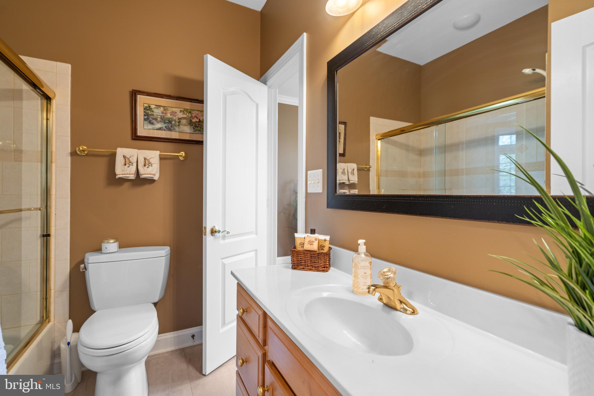 FARMINGTON ON THE GREEN - Residential