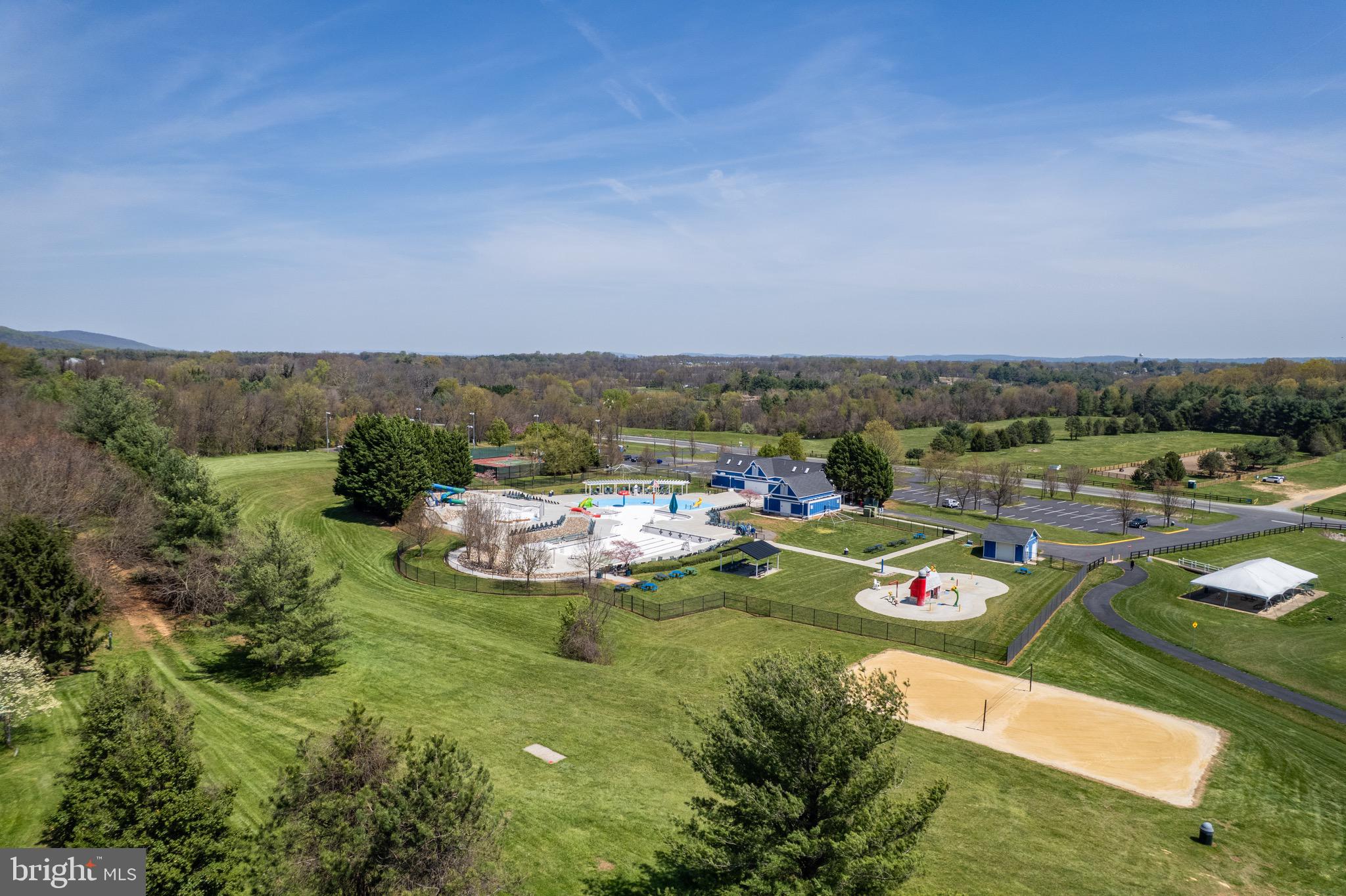 FARMINGTON ON THE GREEN - Residential