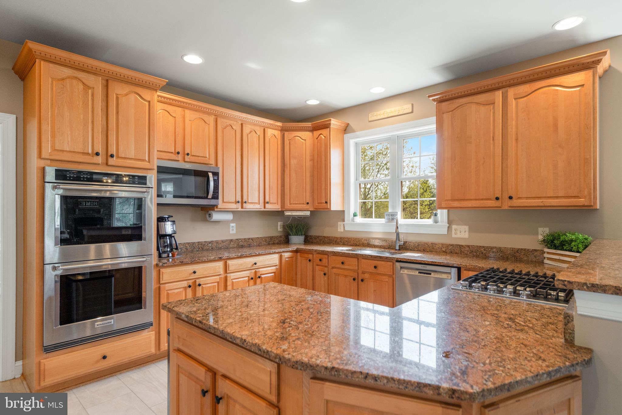 FARMINGTON ON THE GREEN - Residential