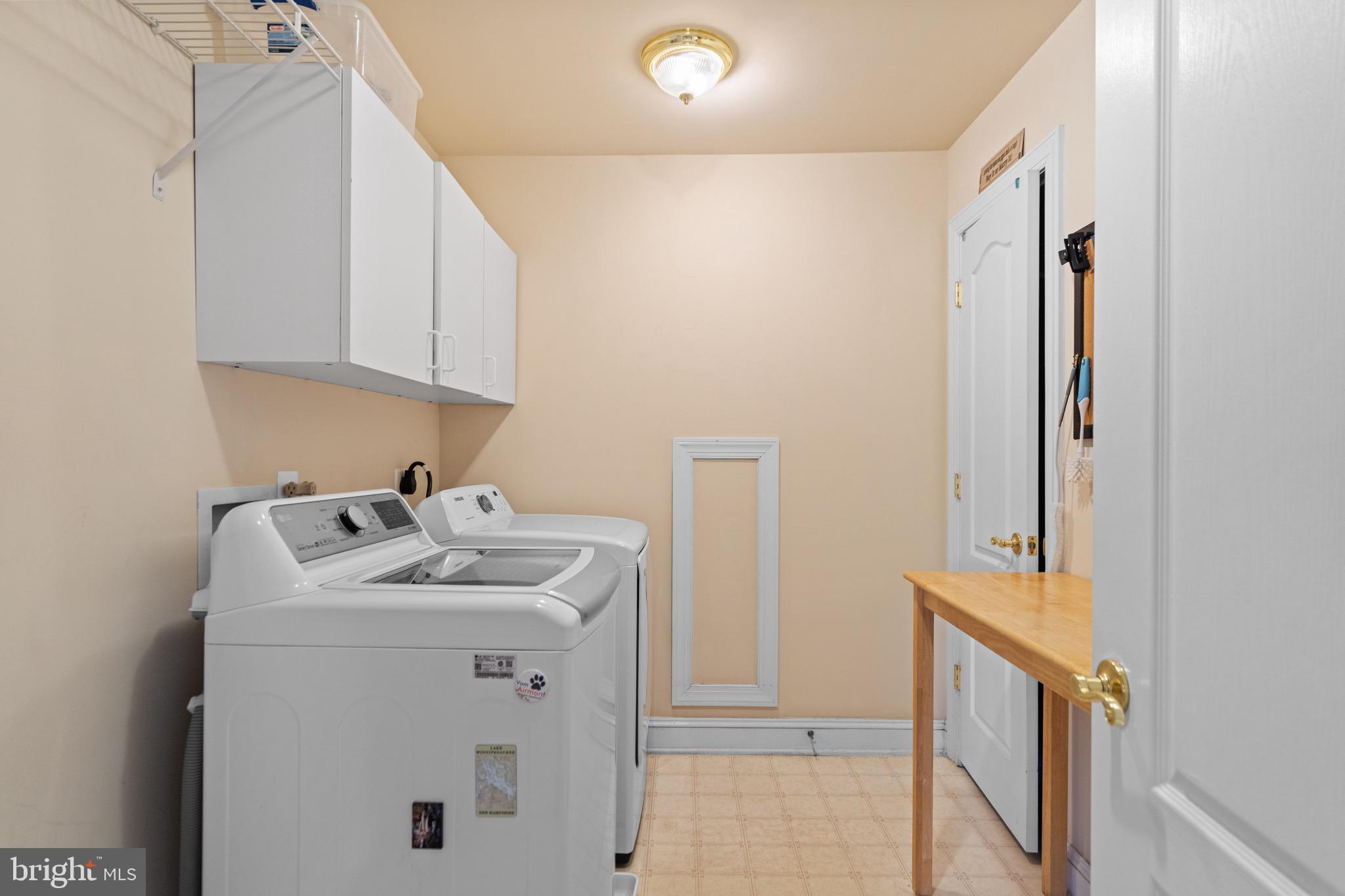 FARMINGTON ON THE GREEN - Residential