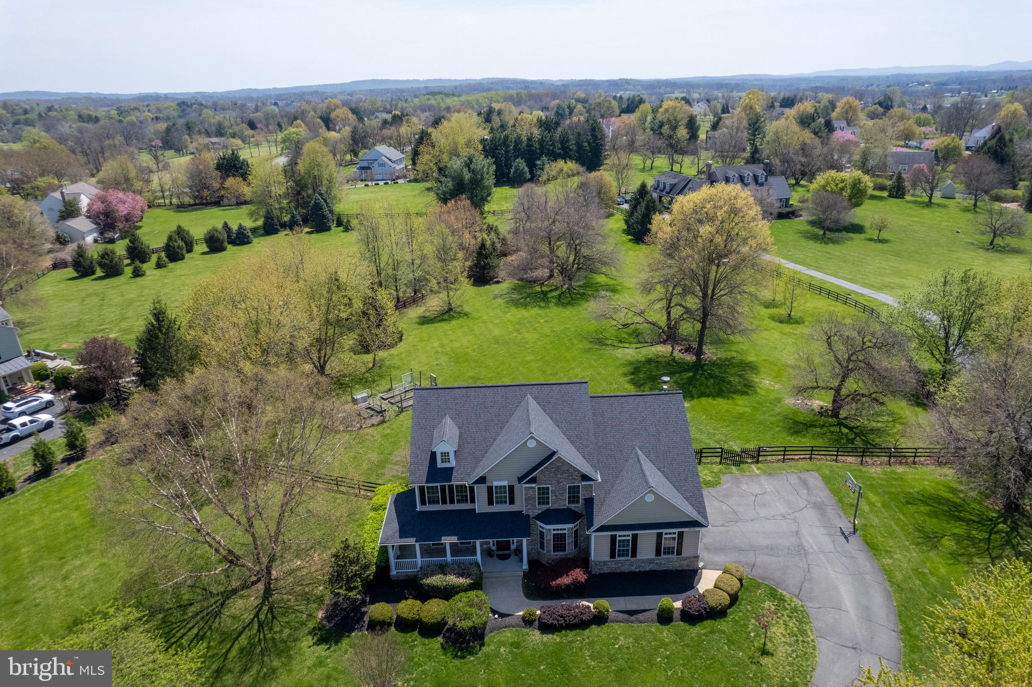 FARMINGTON ON THE GREEN - Residential