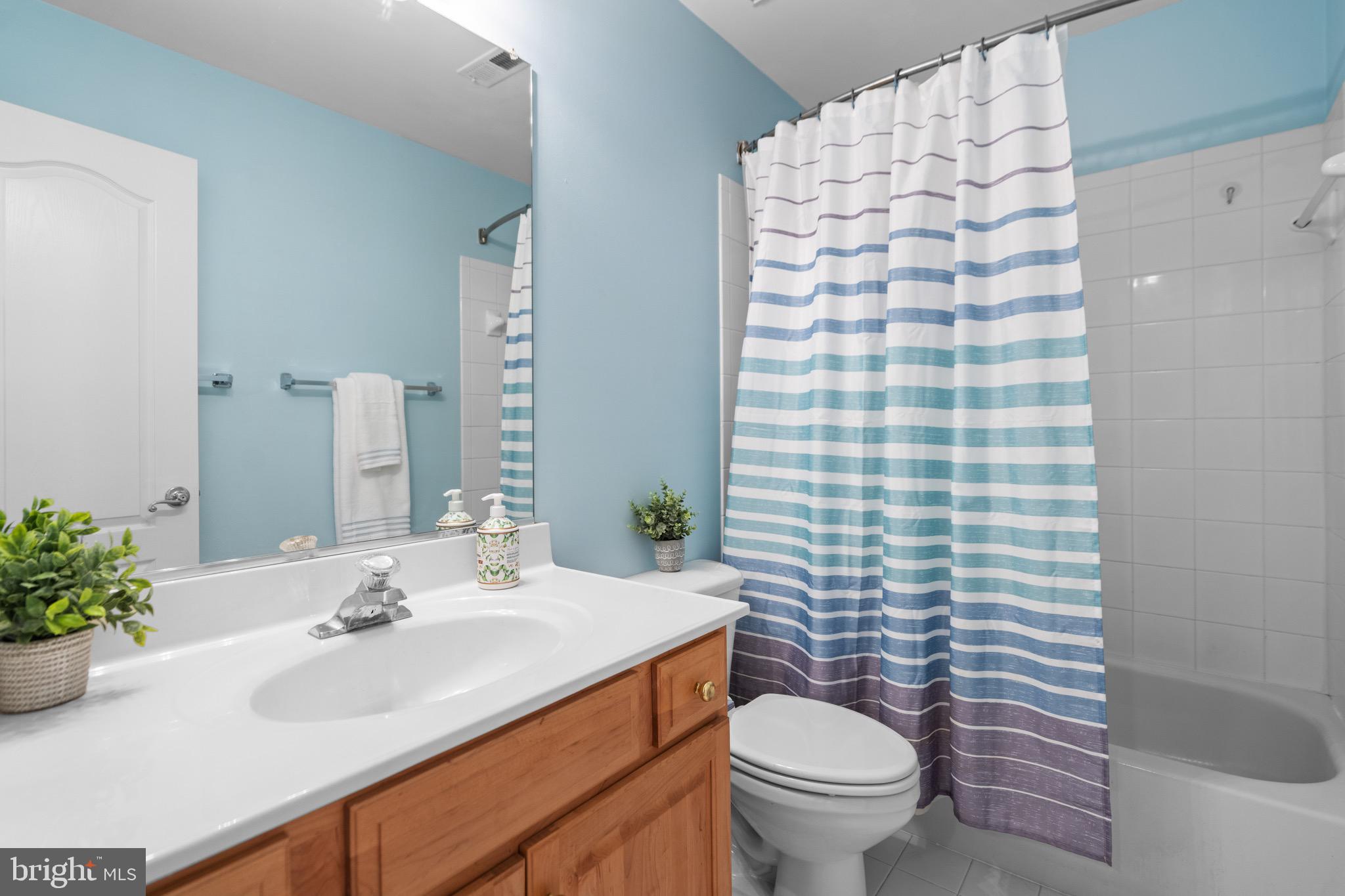 FARMINGTON ON THE GREEN - Residential