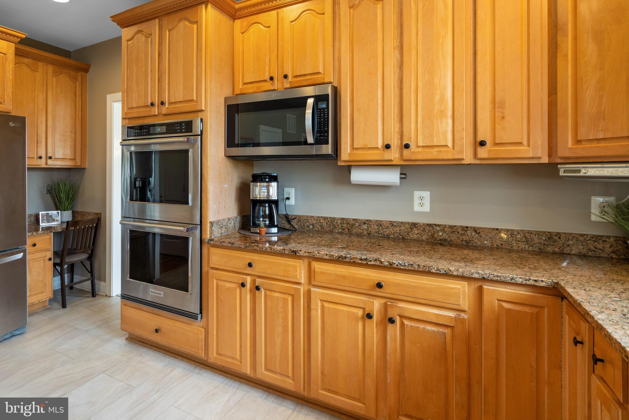 FARMINGTON ON THE GREEN - Residential