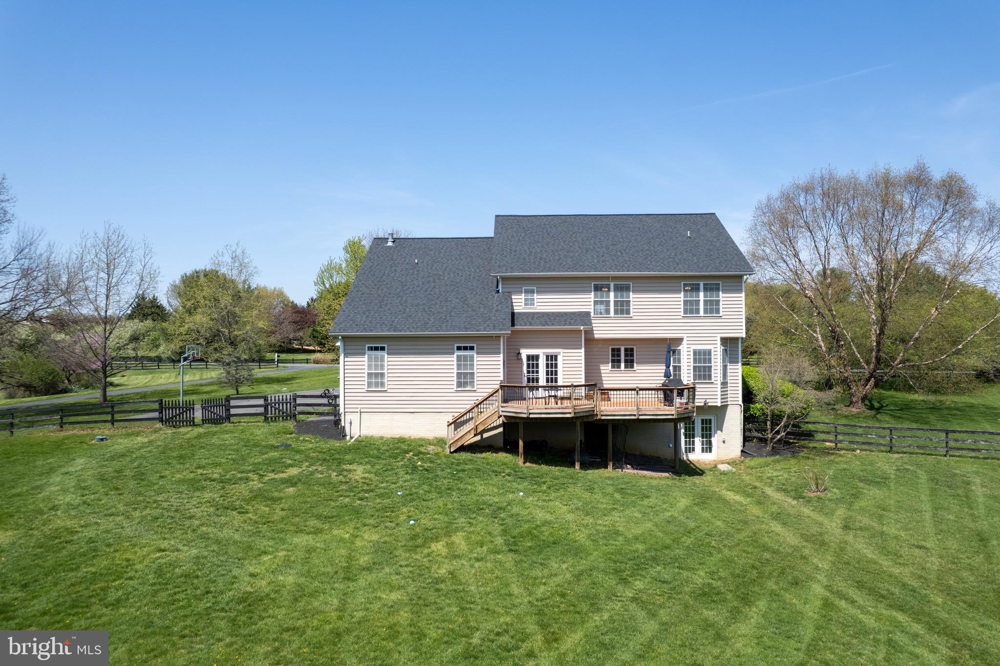 FARMINGTON ON THE GREEN - Residential