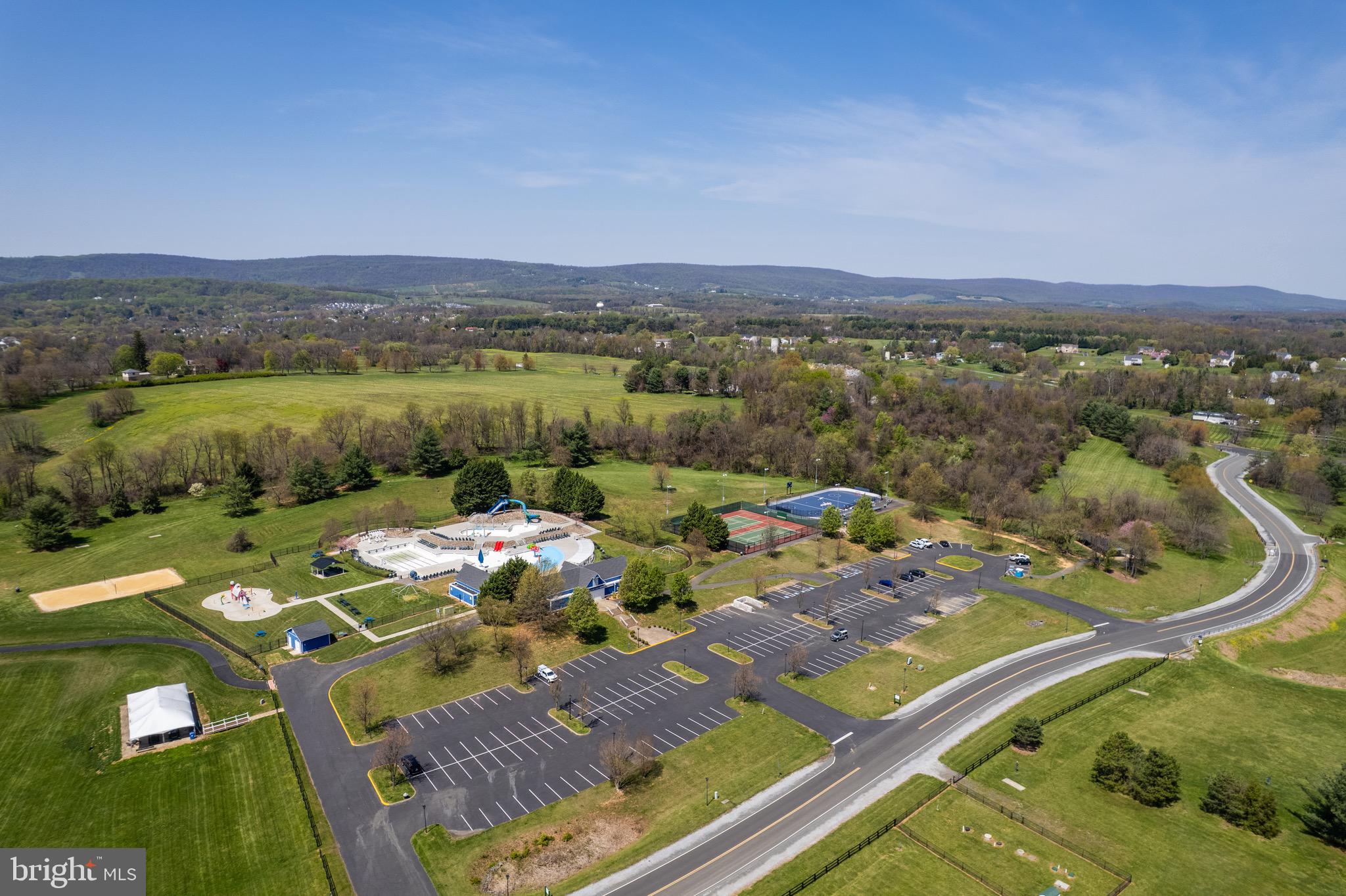 FARMINGTON ON THE GREEN - Residential
