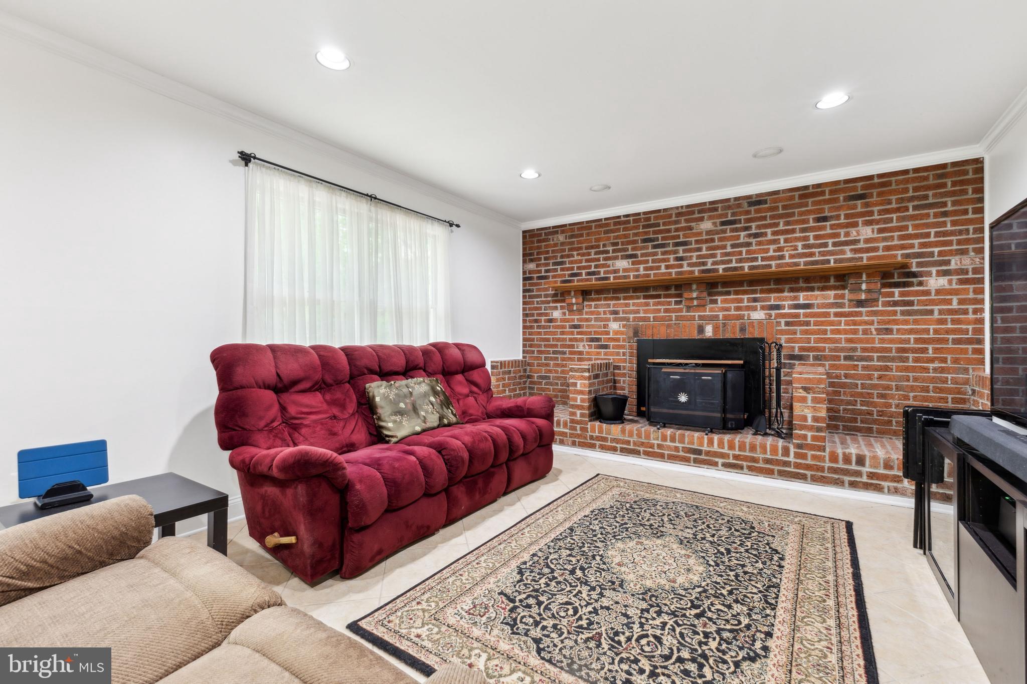 AVON CREST - Residential