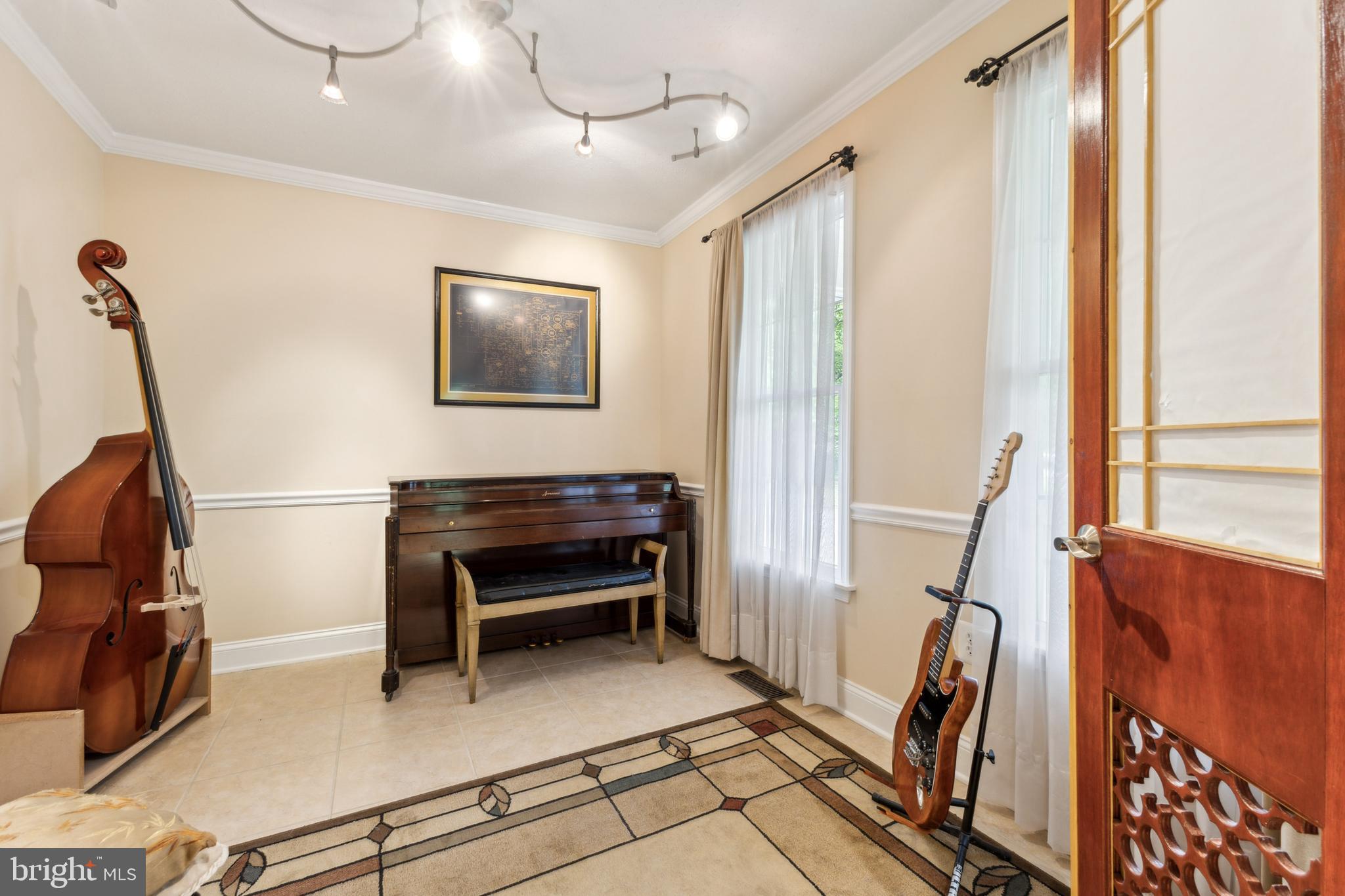 AVON CREST - Residential