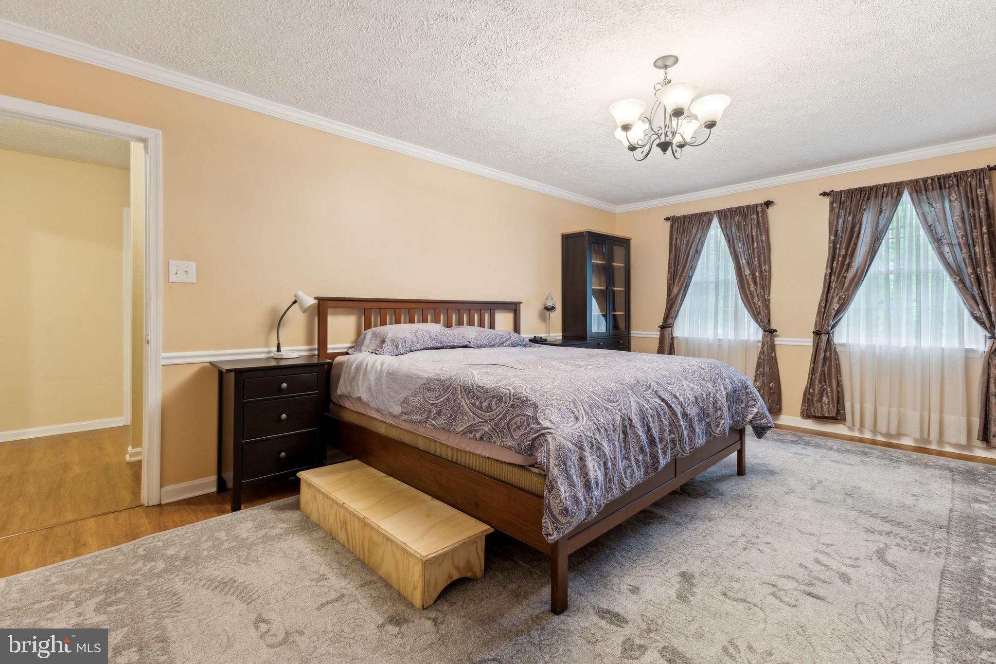 AVON CREST - Residential