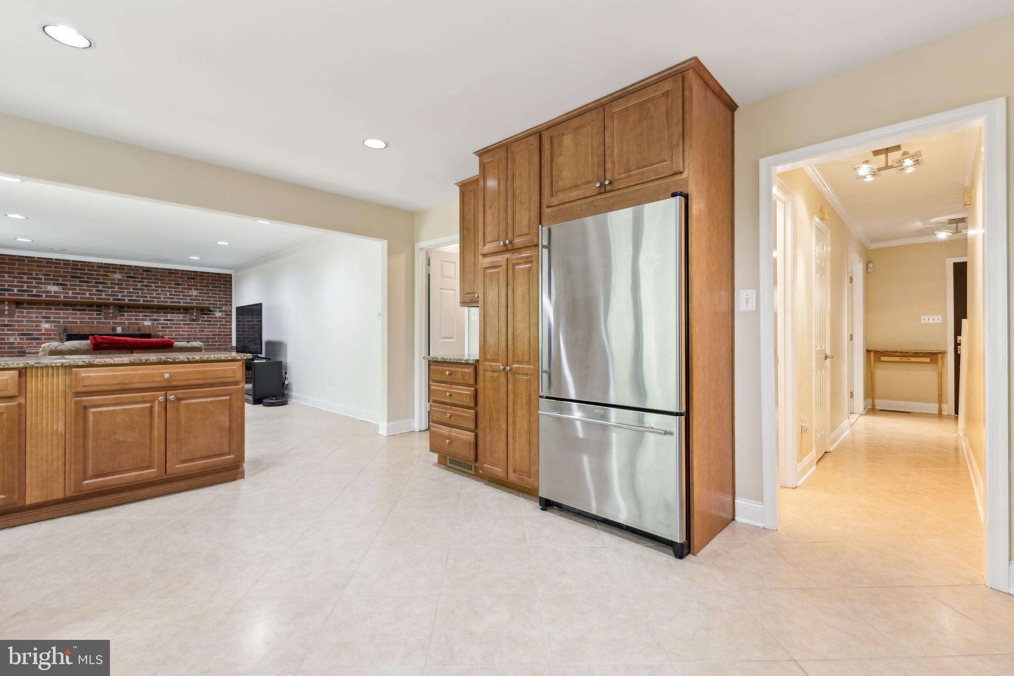 AVON CREST - Residential