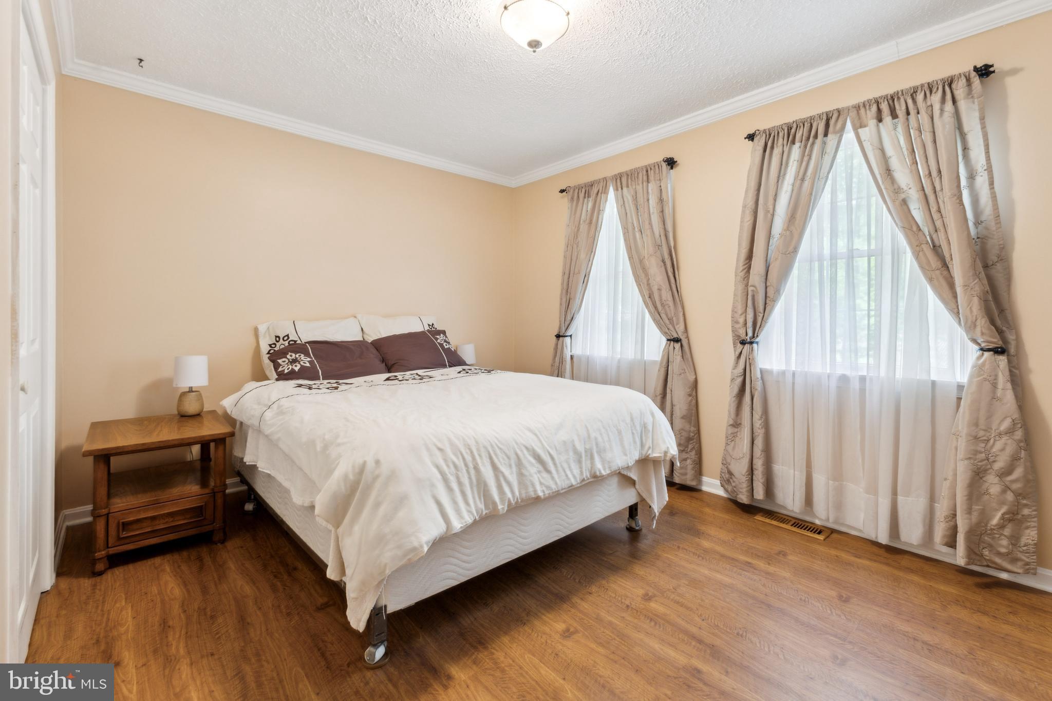 AVON CREST - Residential