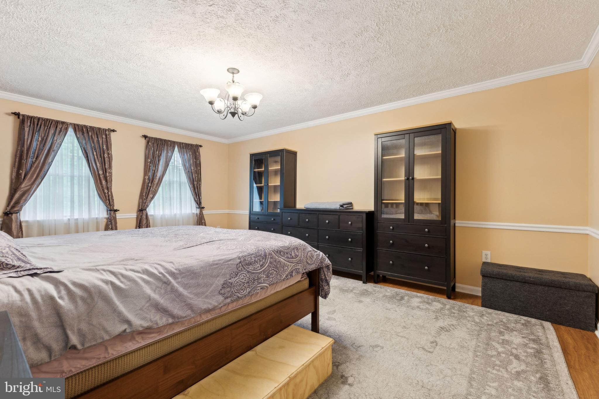 AVON CREST - Residential