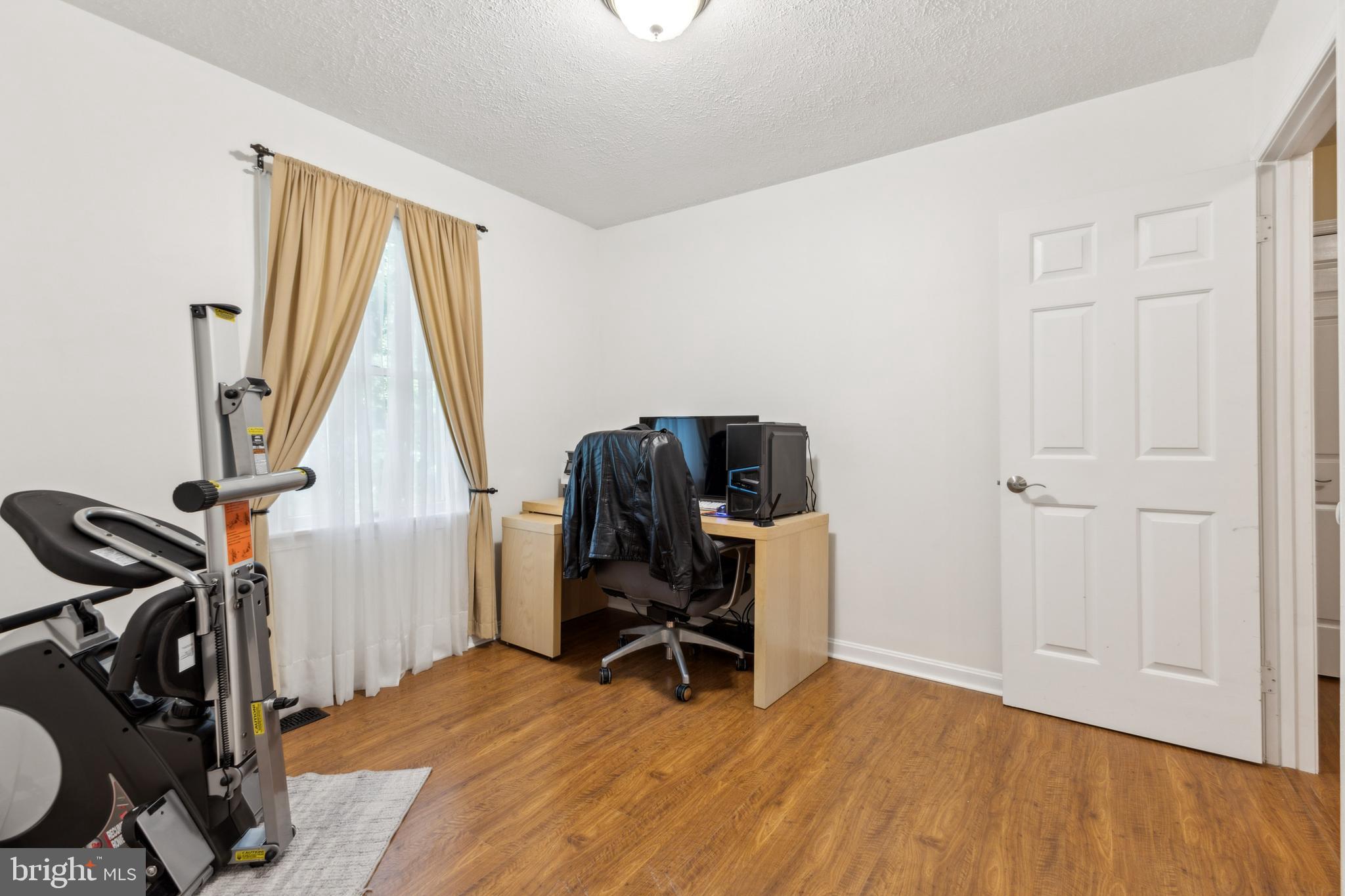 AVON CREST - Residential