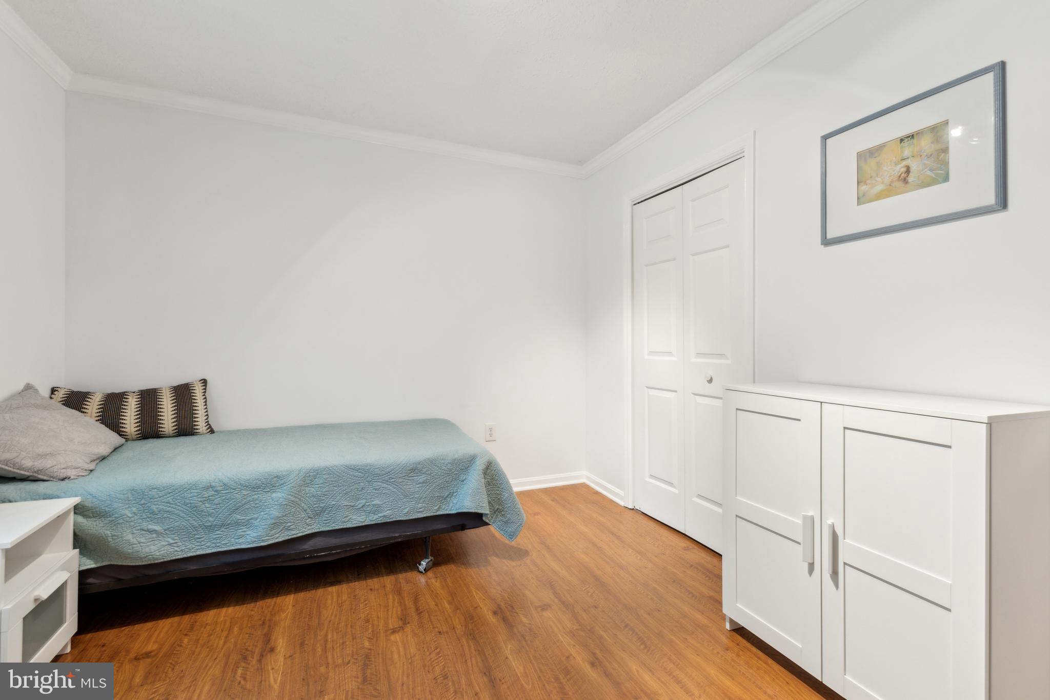 AVON CREST - Residential