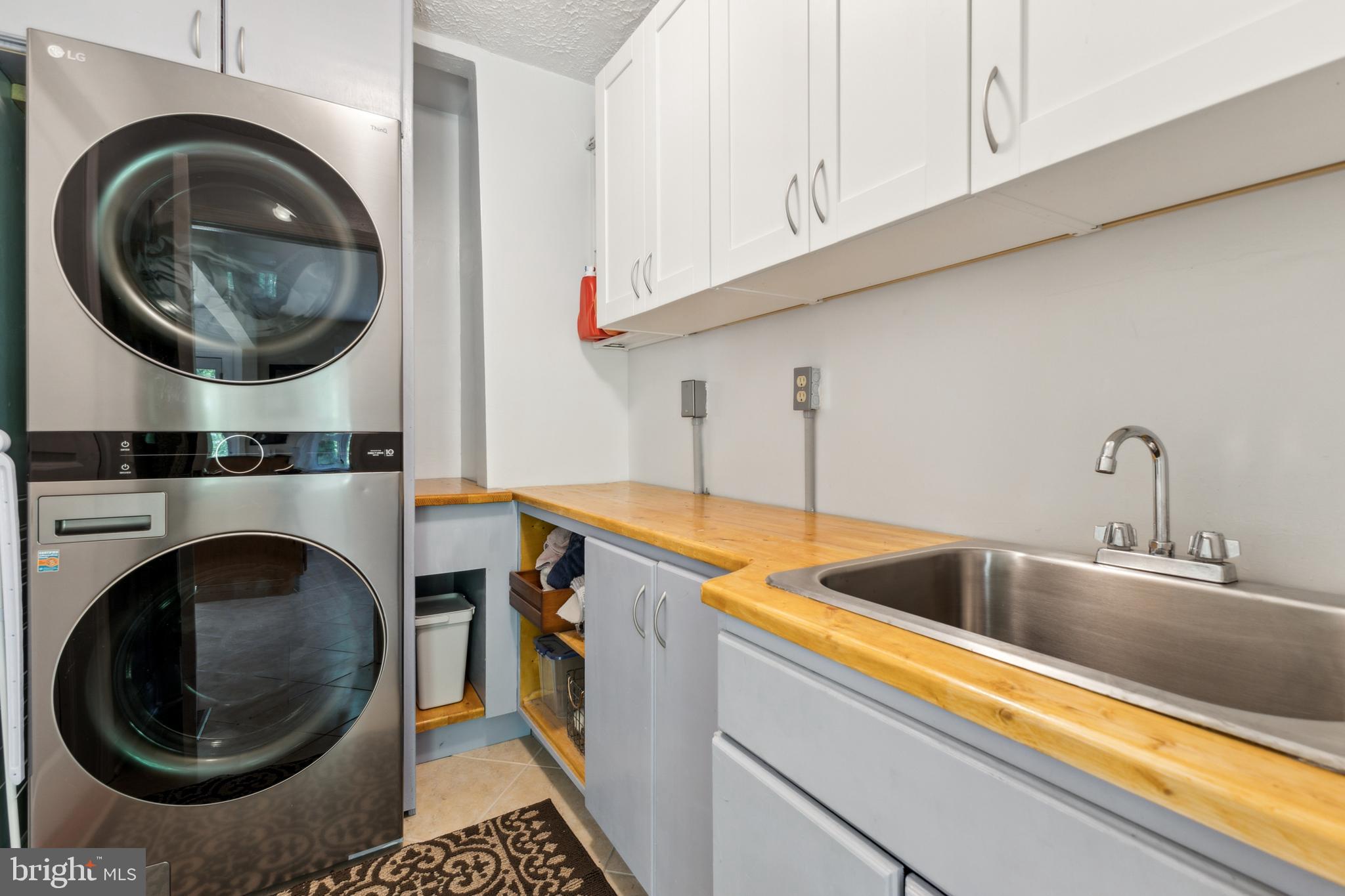 AVON CREST - Residential