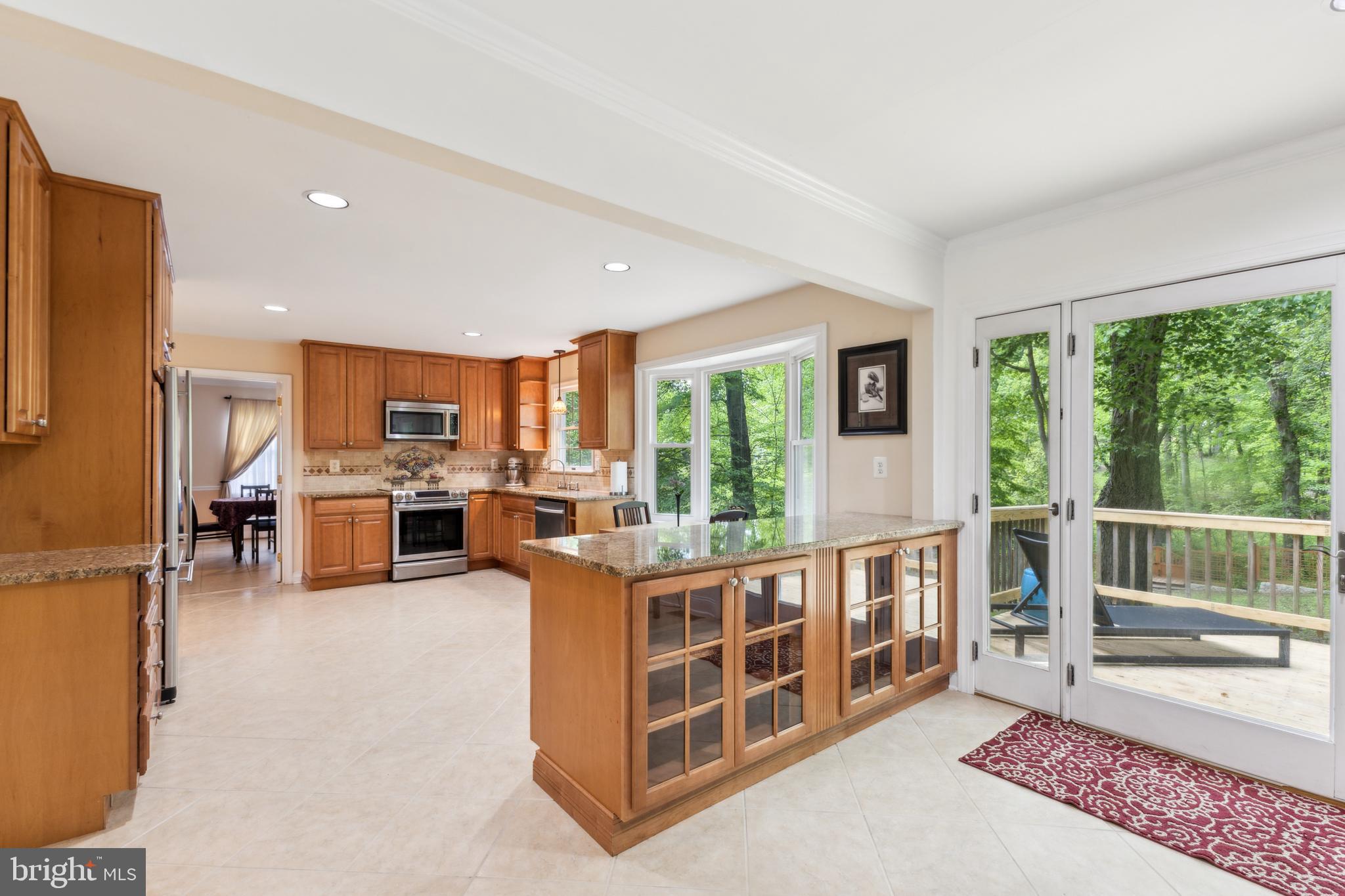 AVON CREST - Residential