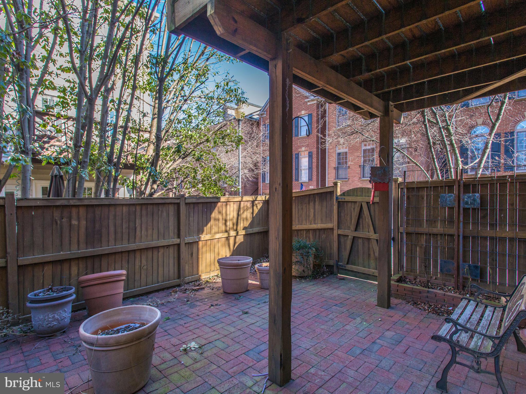 OLD TOWN GREENS - Residential Lease