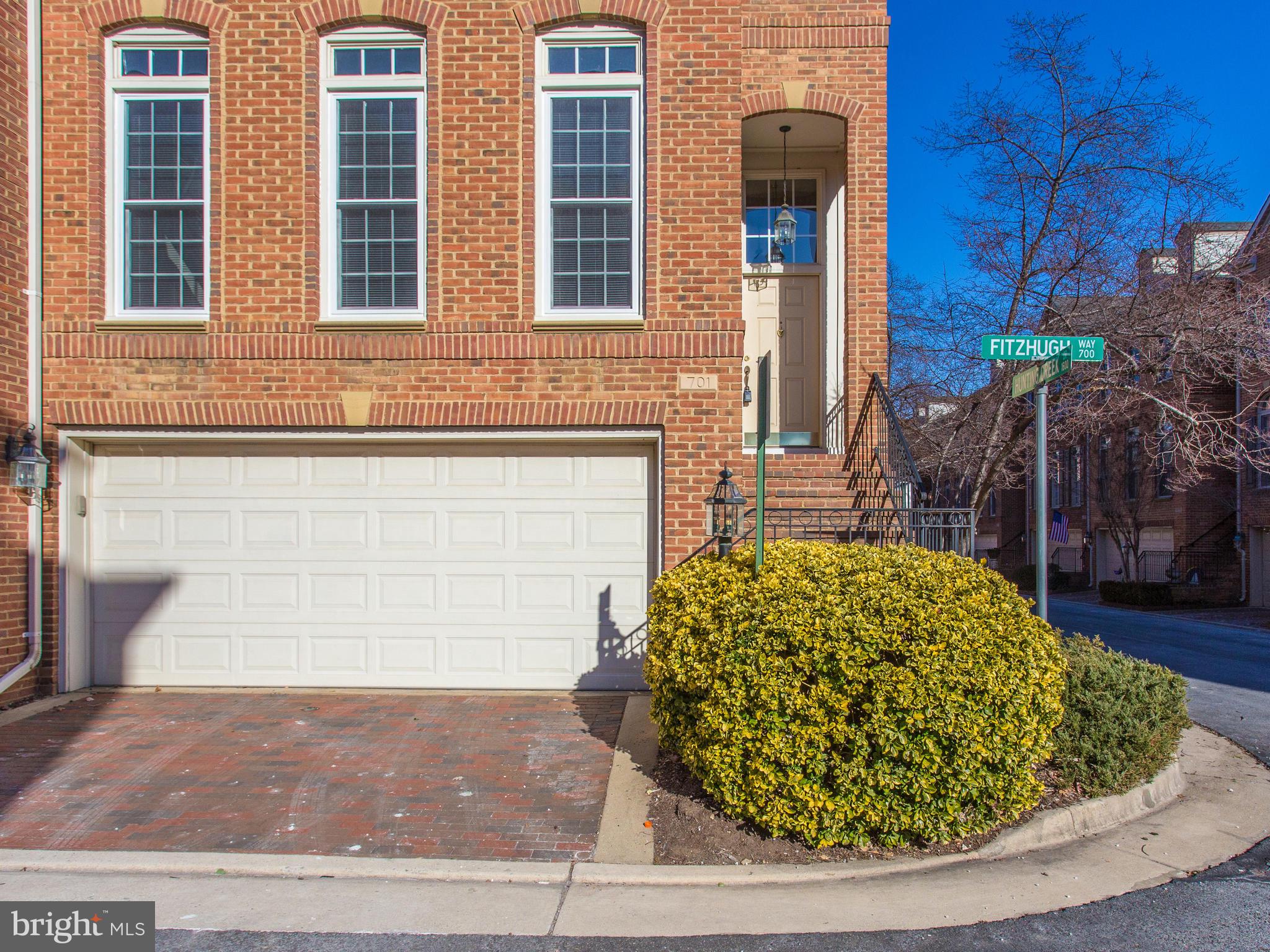 OLD TOWN GREENS - Residential Lease