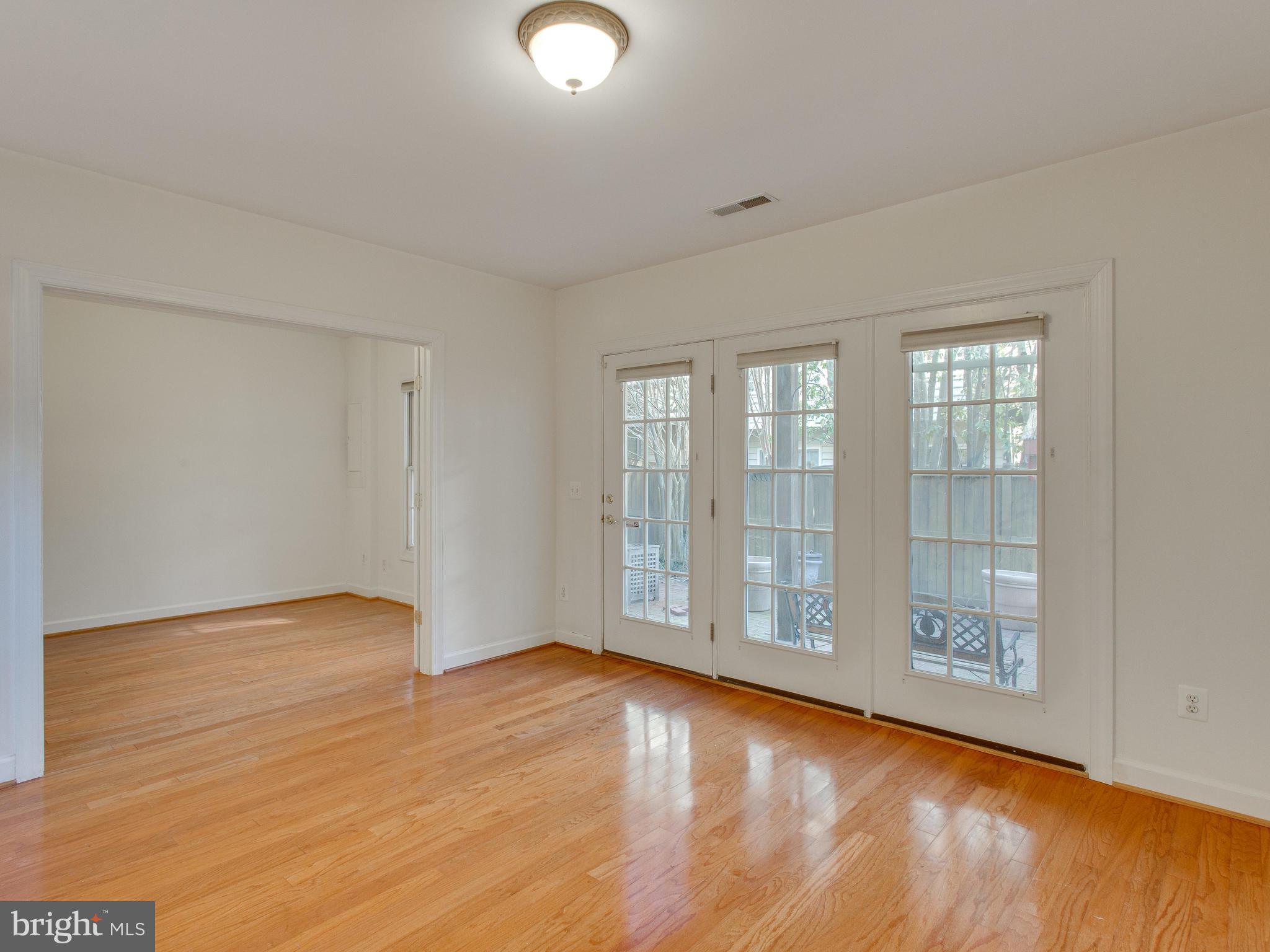 OLD TOWN GREENS - Residential Lease