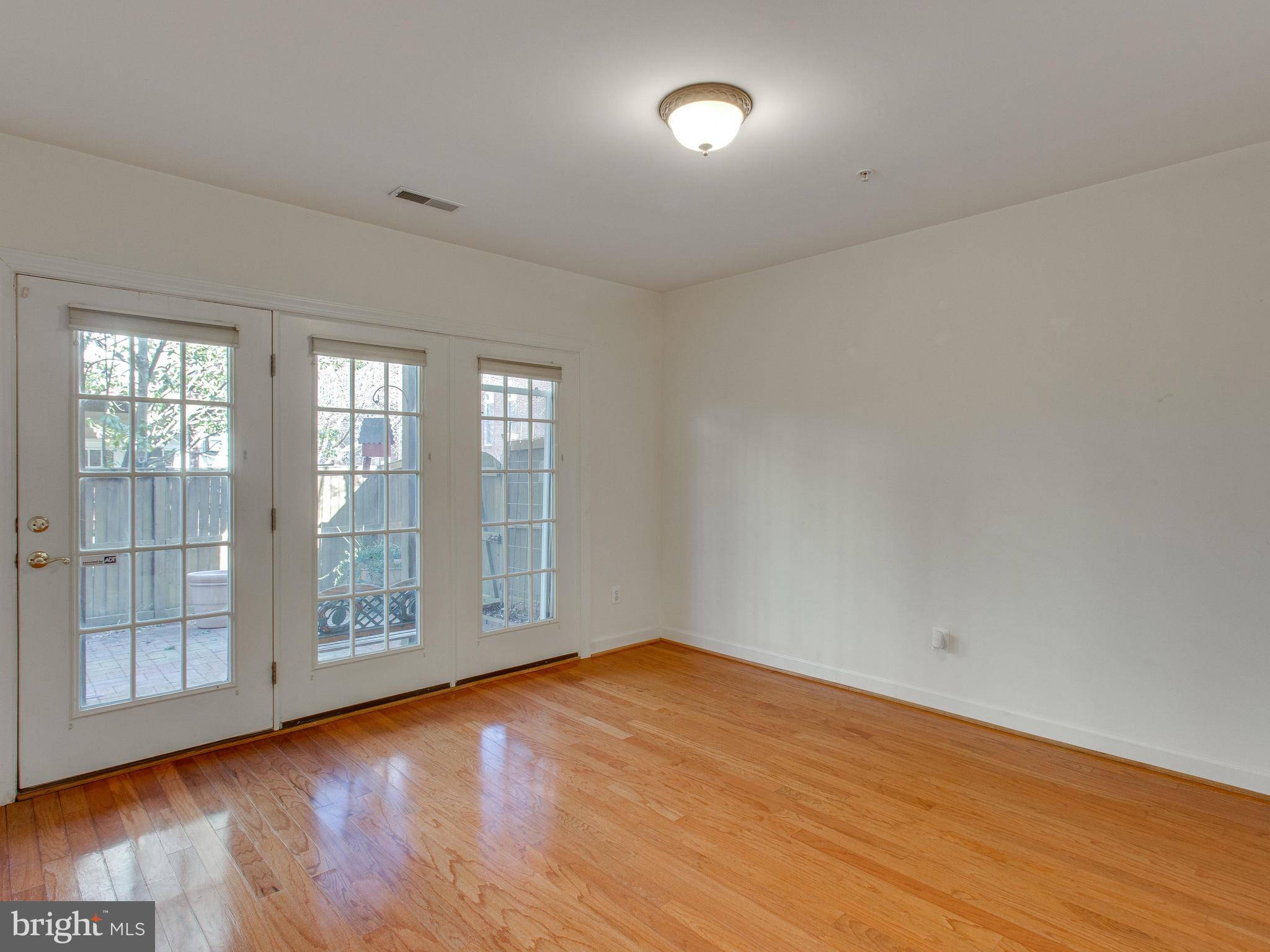 OLD TOWN GREENS - Residential Lease