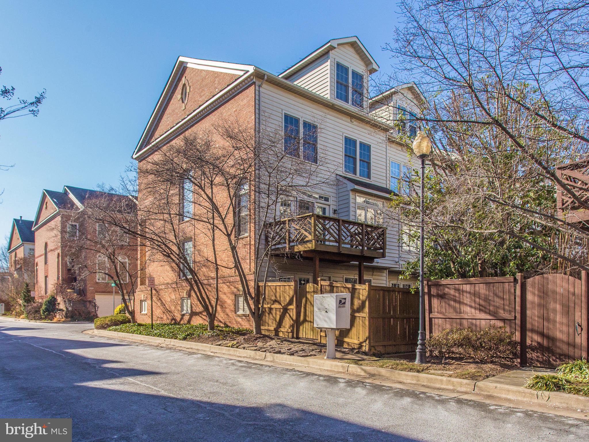 OLD TOWN GREENS - Residential Lease