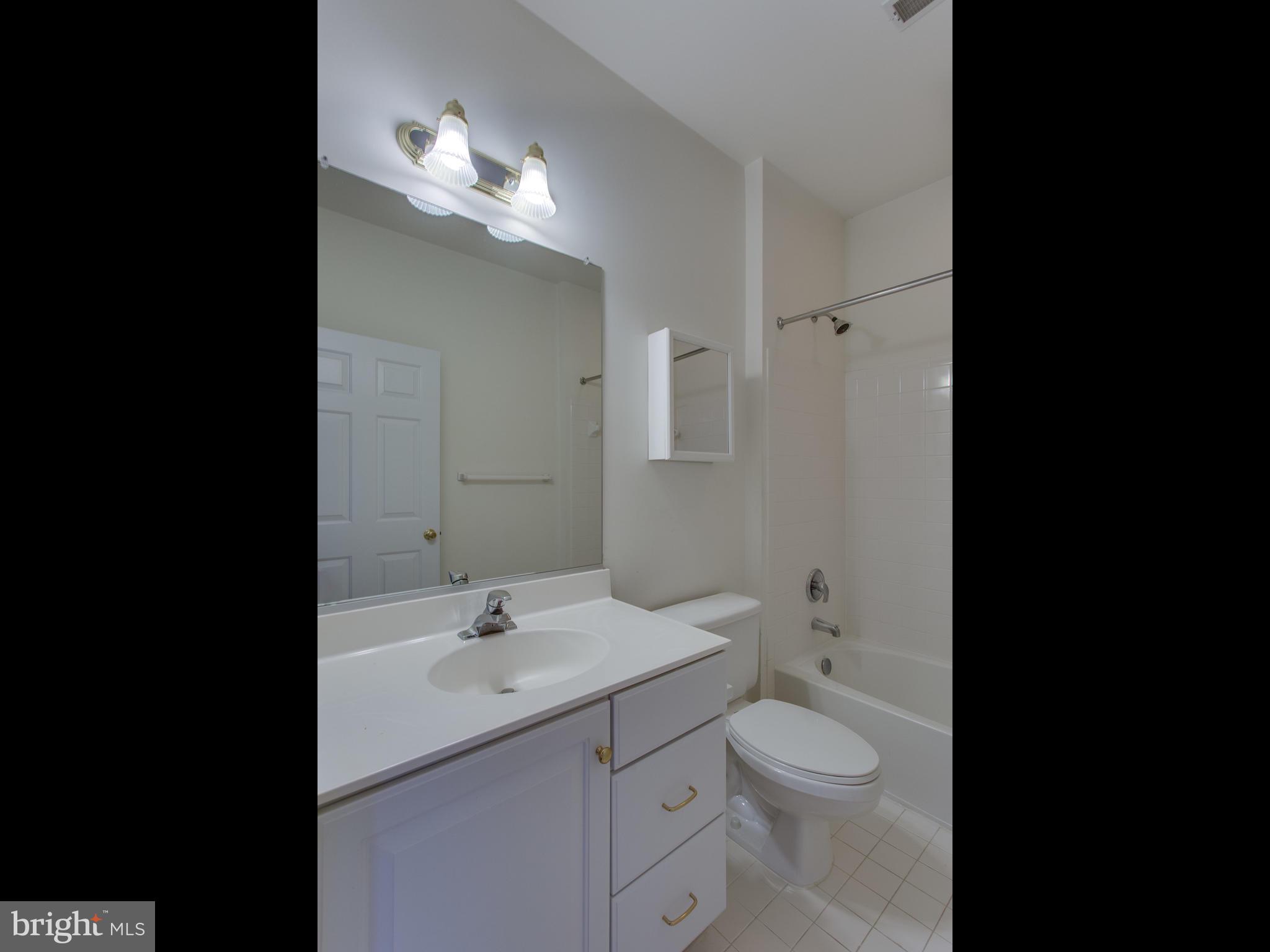 OLD TOWN GREENS - Residential Lease