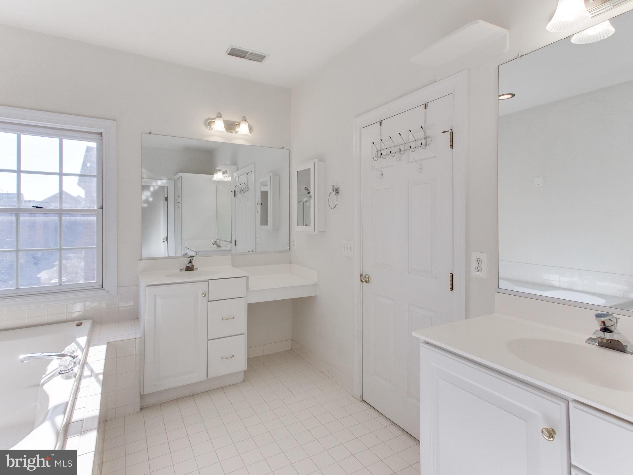 OLD TOWN GREENS - Residential Lease