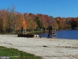ARROWHEAD LAKES - Residential