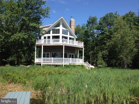 7648 LAKE SHORE DRIVE POCONO LAKE PA 18347