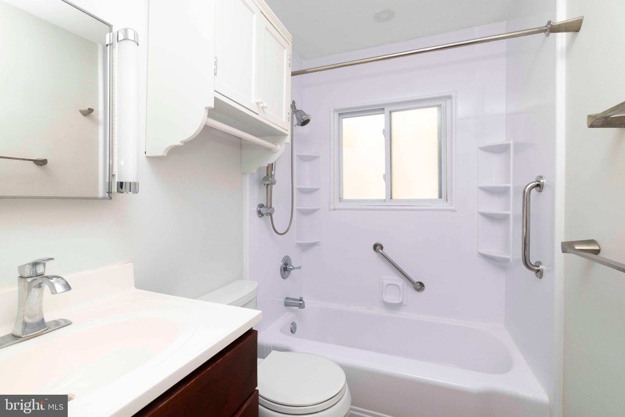 HILLSIDE VIL - Residential