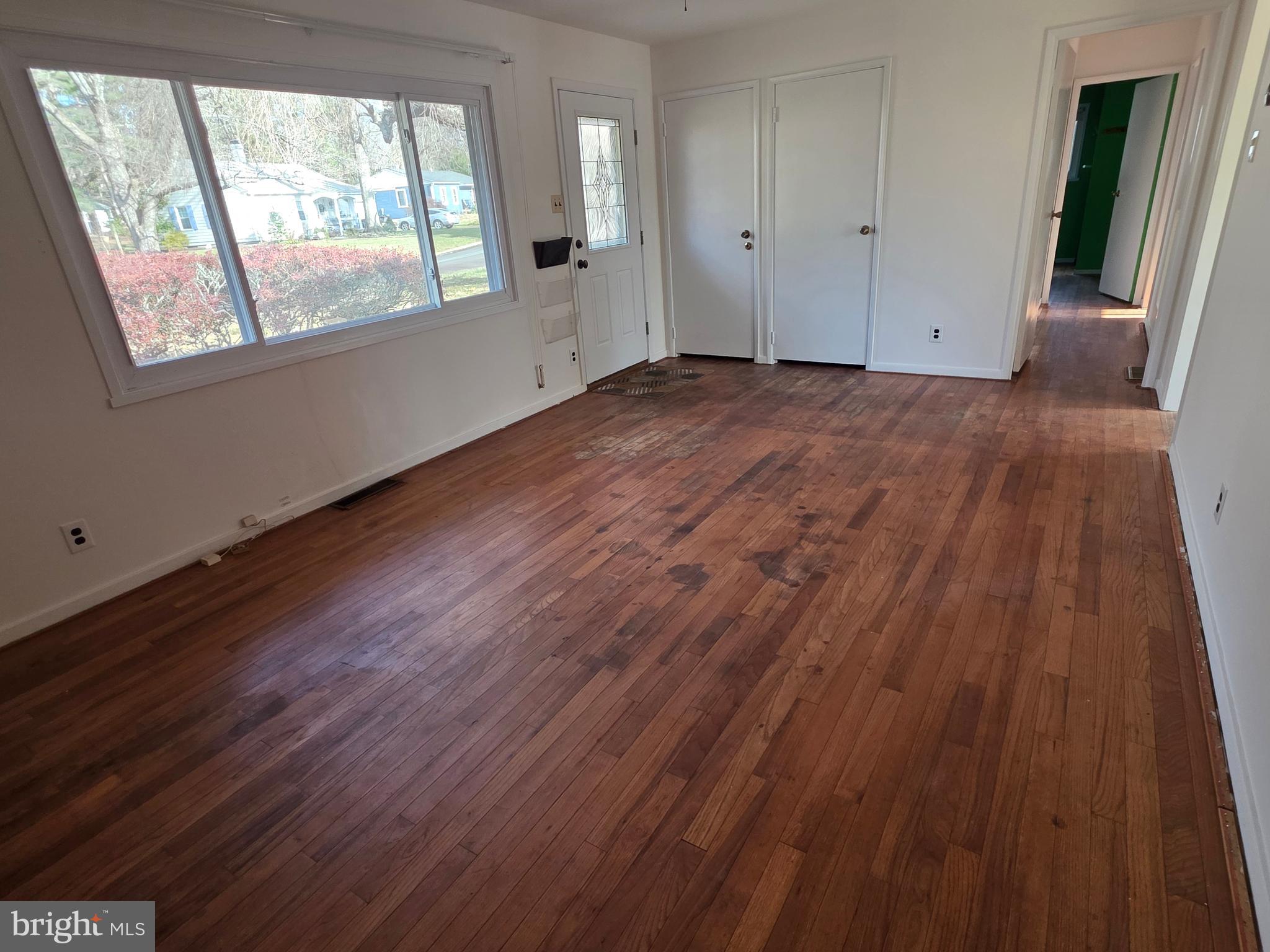 HILLSIDE VIL - Residential