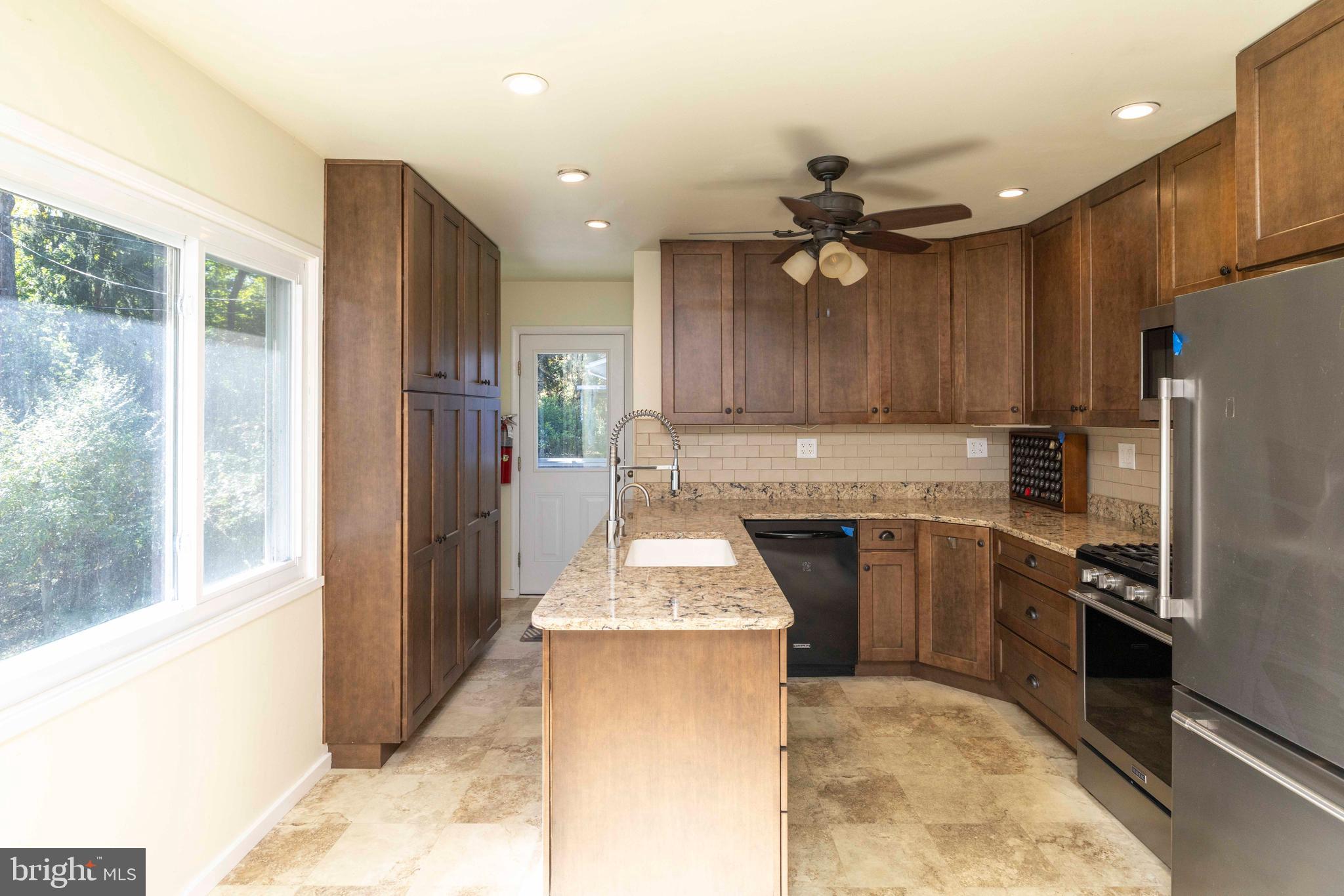 HILLSIDE VIL - Residential