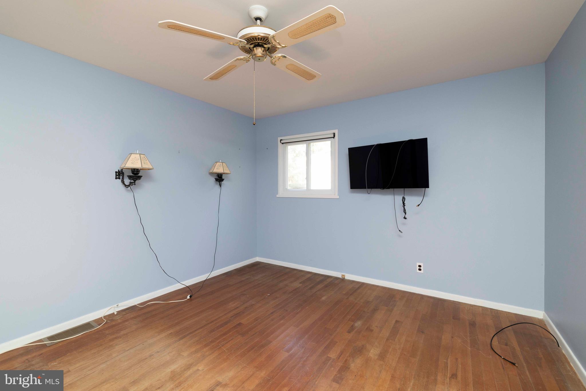 HILLSIDE VIL - Residential