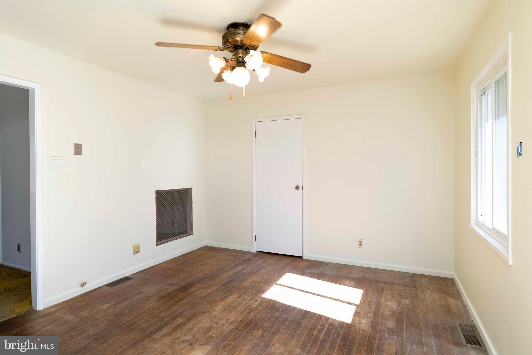 HILLSIDE VIL - Residential