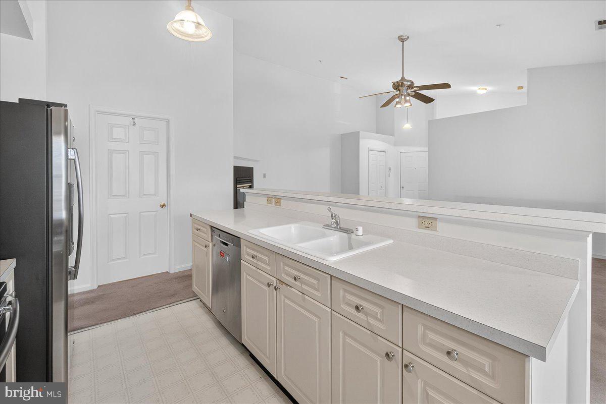 LAKETREE - Residential