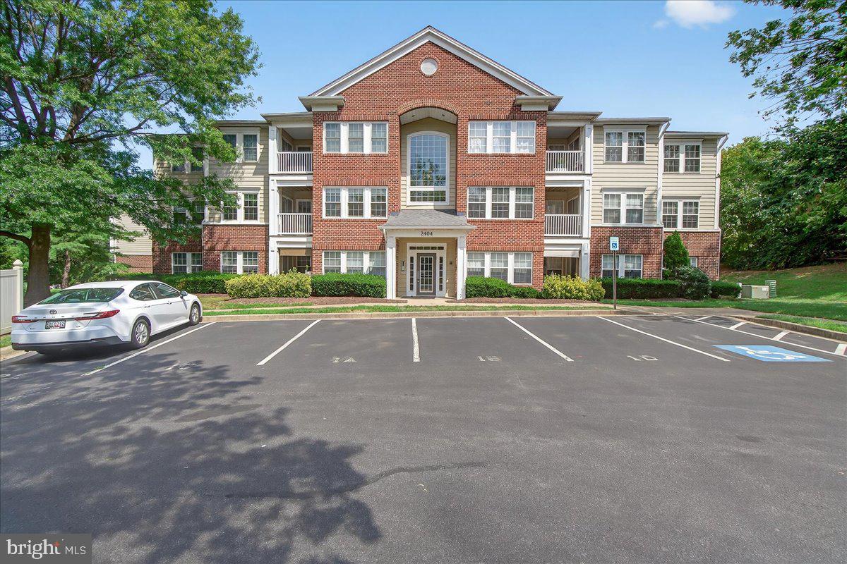 LAKETREE - Residential