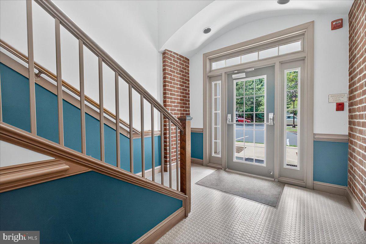 LAKETREE - Residential