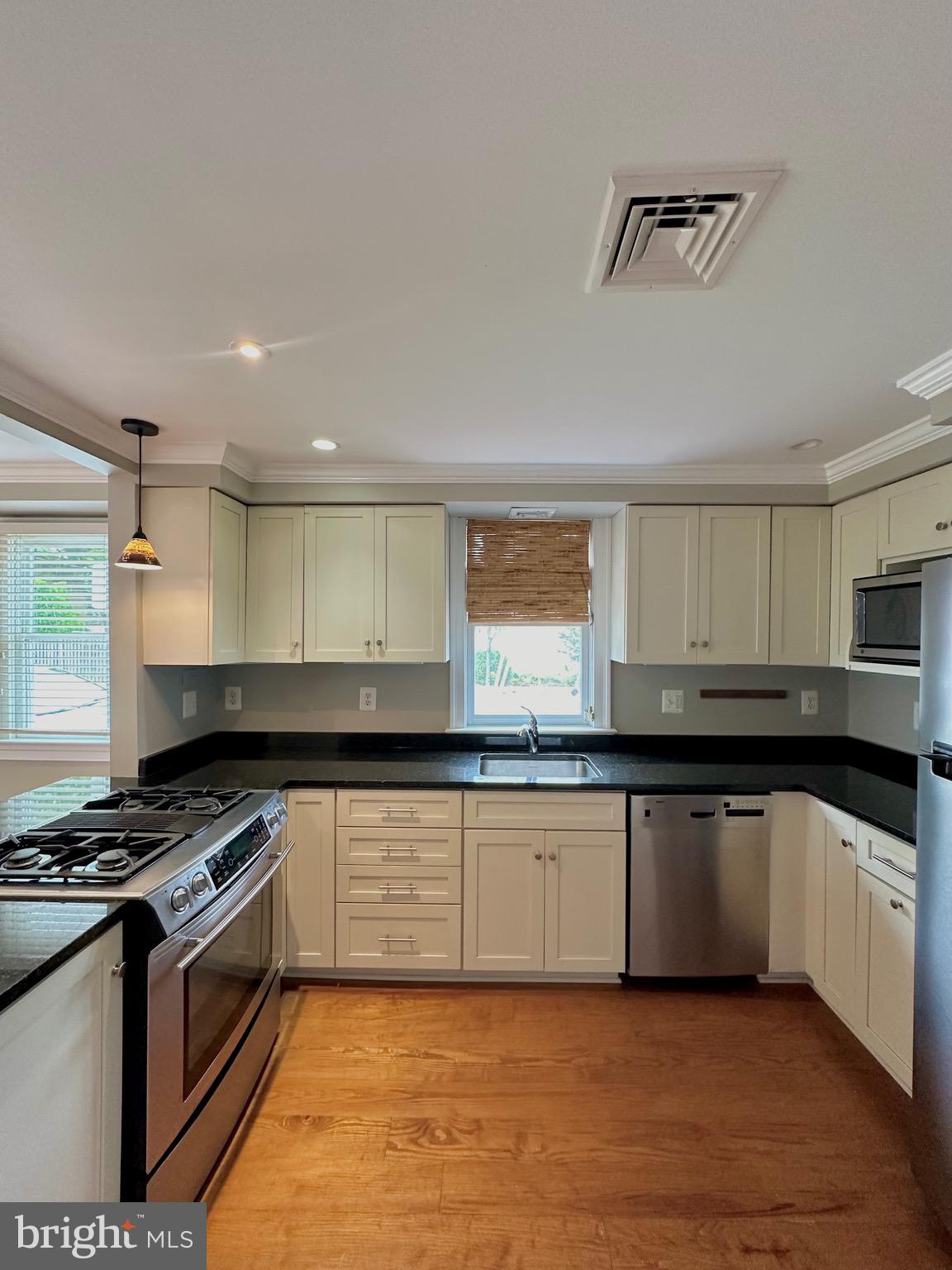 PARKER GRAY - Residential Lease