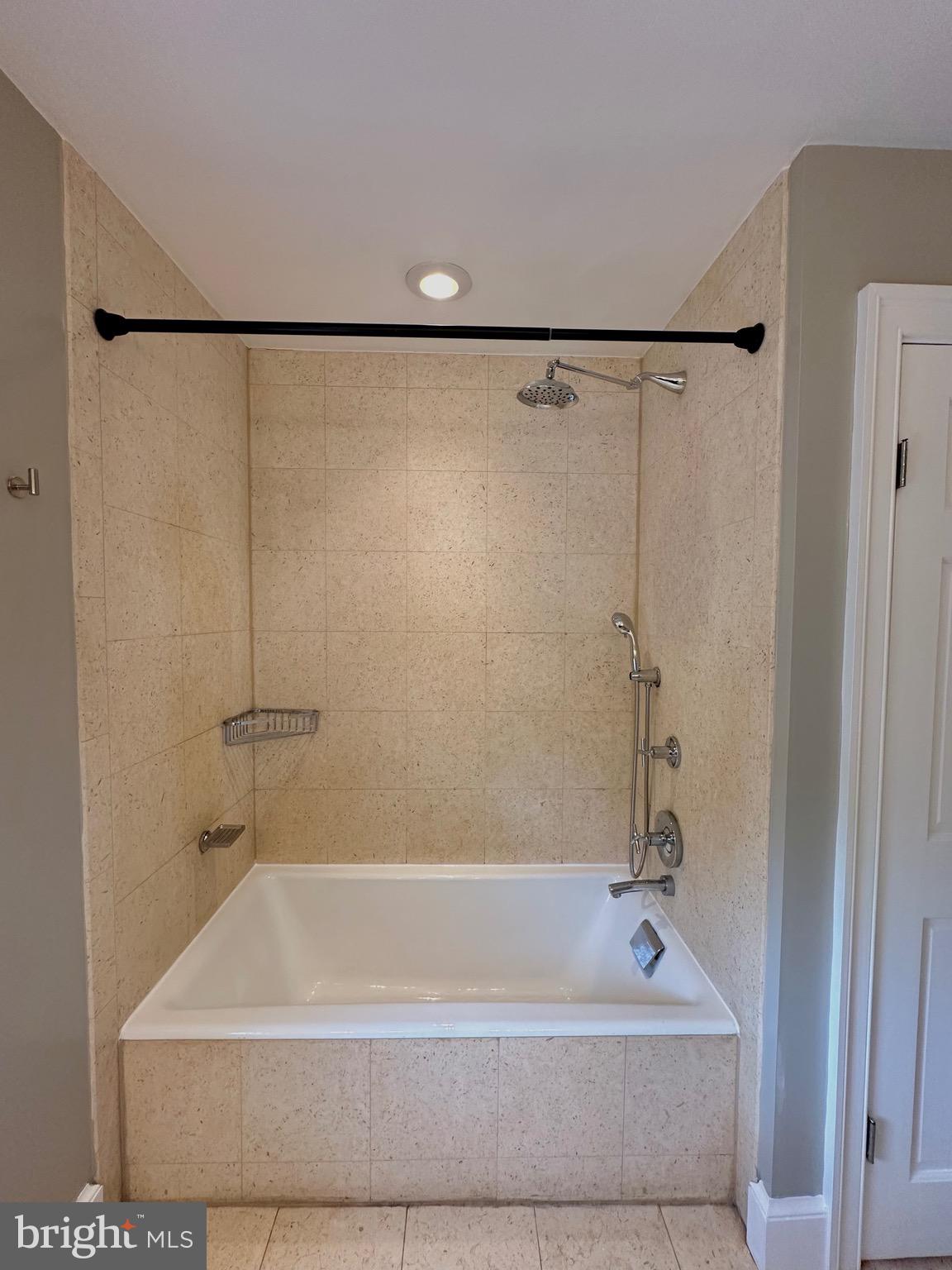 PARKER GRAY - Residential Lease