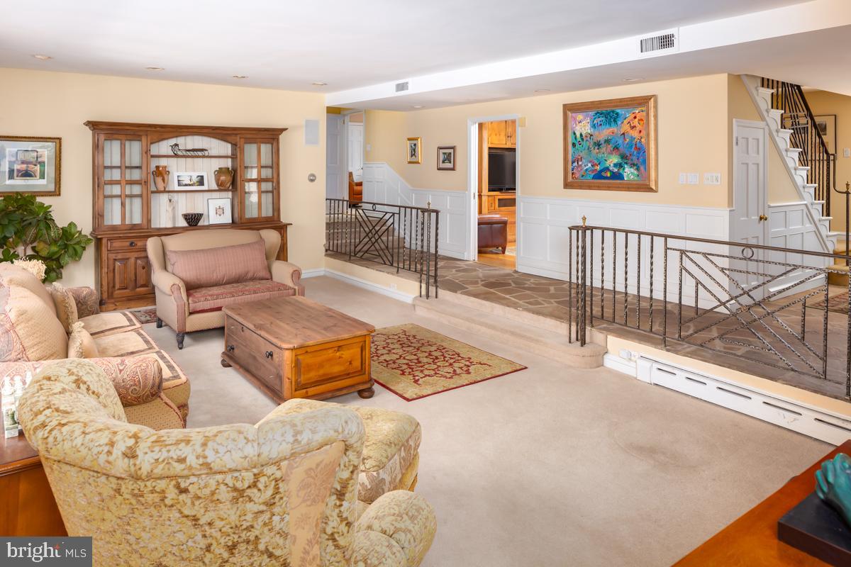 WYNNEWOOD - Residential