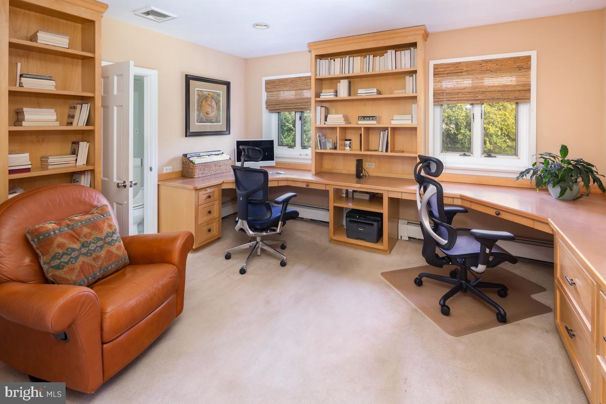 WYNNEWOOD - Residential