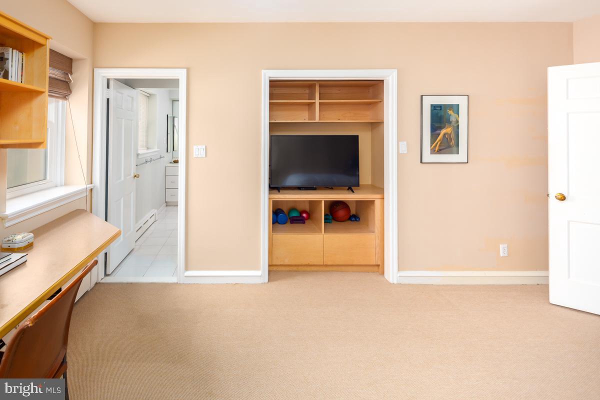 WYNNEWOOD - Residential