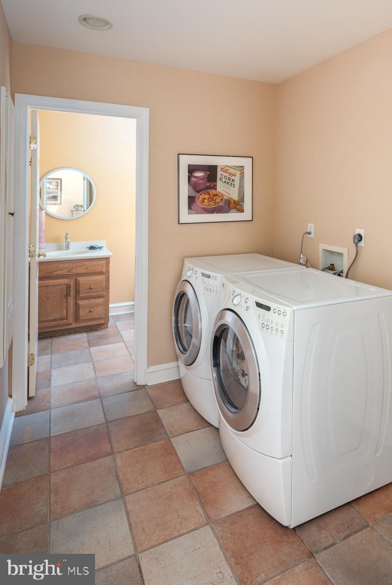 WYNNEWOOD - Residential