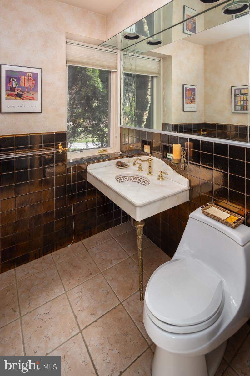 WYNNEWOOD - Residential